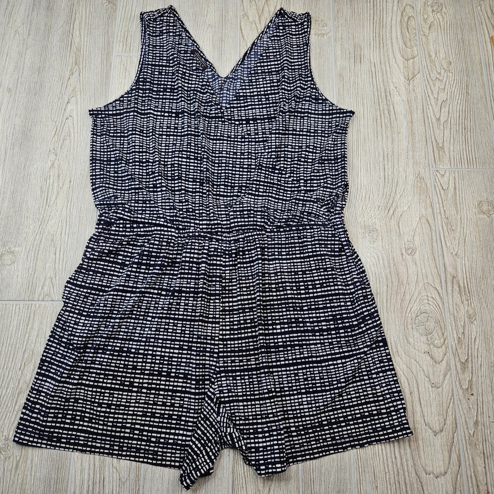 Simply Styled Sears Womens Large Navy Blue White Geometric Grid V-Neck Romper